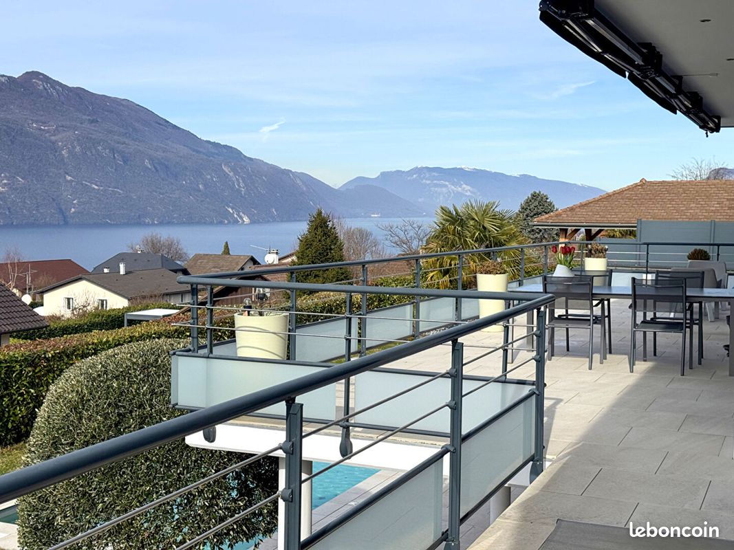 Maison 10 pièces 234 m² · à Tresserve · 234 m² · 1 980 000 €