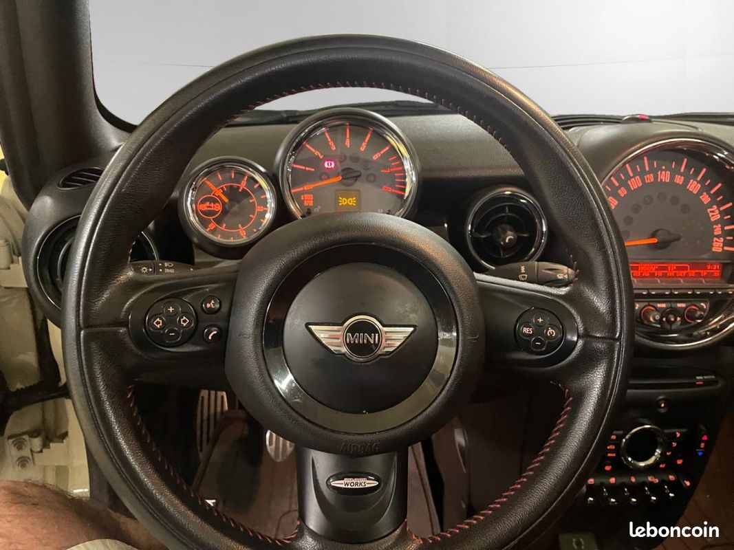 Mini cabrio mini 1.6 210 john cooper works (image 15)