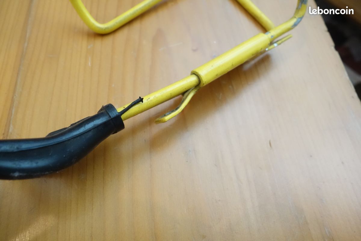 Bidon Vintage Mavic jaune avec porte-bidon Spécialités TA - Équipements vélos