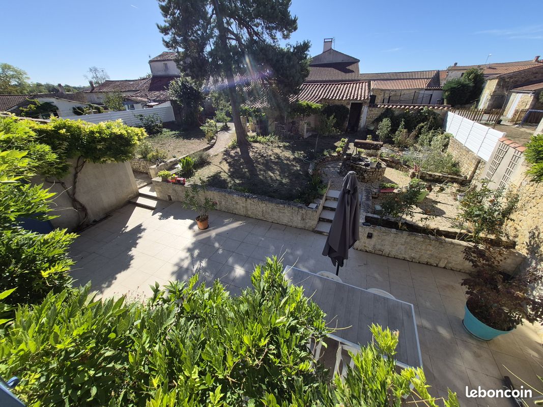 Maison 7 pièces 208 m² · à Saint-Jean-d'Hermine · 208 m² · 310 000 €