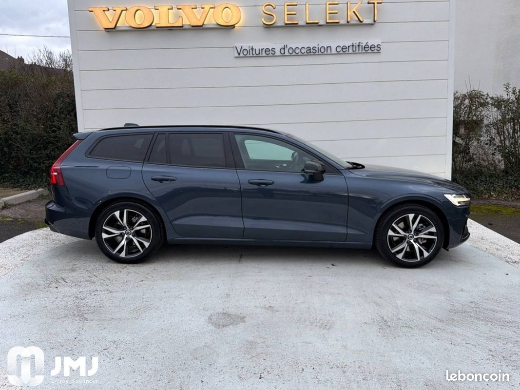 VOLVO V60 B4 197 ch DCT7 Ultra Style Dark (image 6)