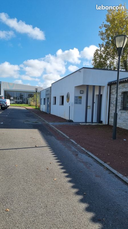 Local commercial 1 pièce 15 m² · à Challans · 15 m² · 180 €/mois