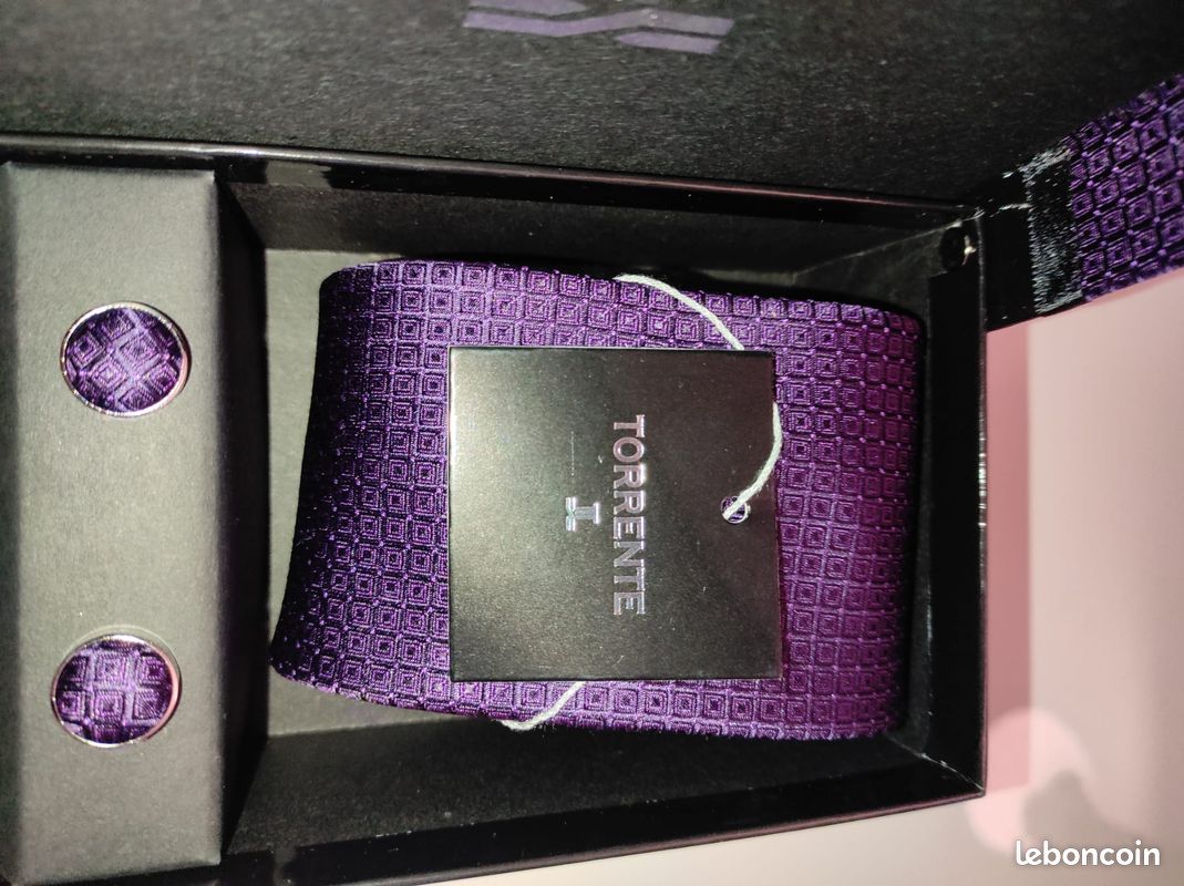 Coffret cravate bordeaux 100% soie - La Cravate Rouge