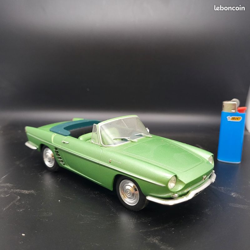 đ Renault Floride cabriolet verte 1/24 â Miniature officielle Renault (image 1)