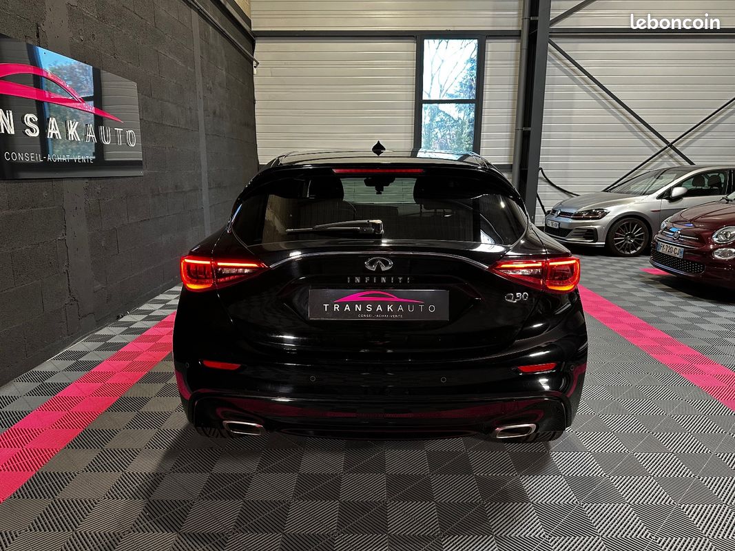 INFINITI Q30 2.2d 170 7DCT Premium Tech - SUPERBE ETAT - SIEGE CHAUFFANT (image 4)