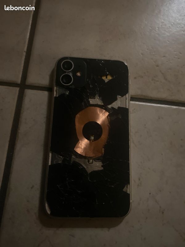 IPhone 11 pour pièces (image 1)