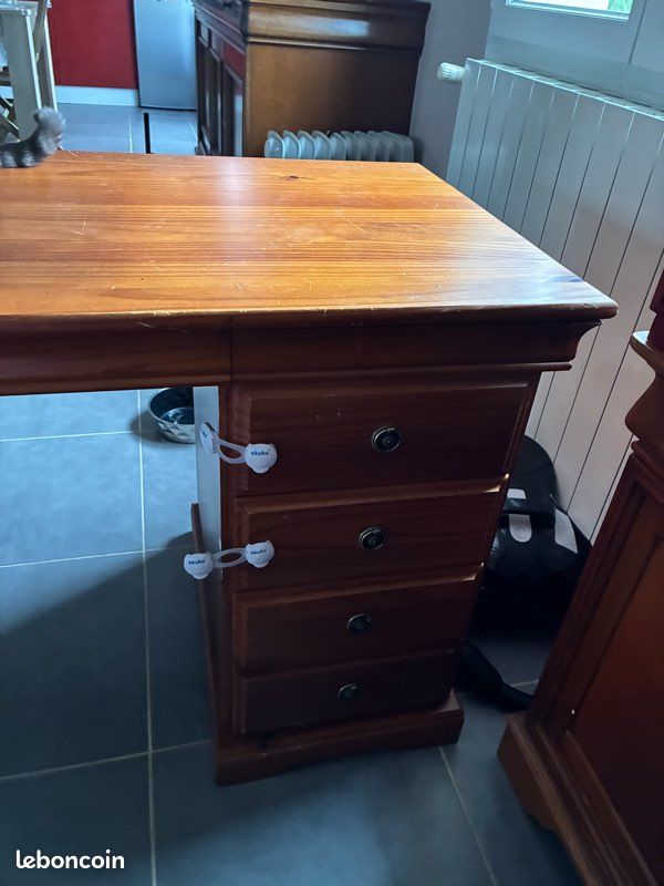 Bureau (image 2)