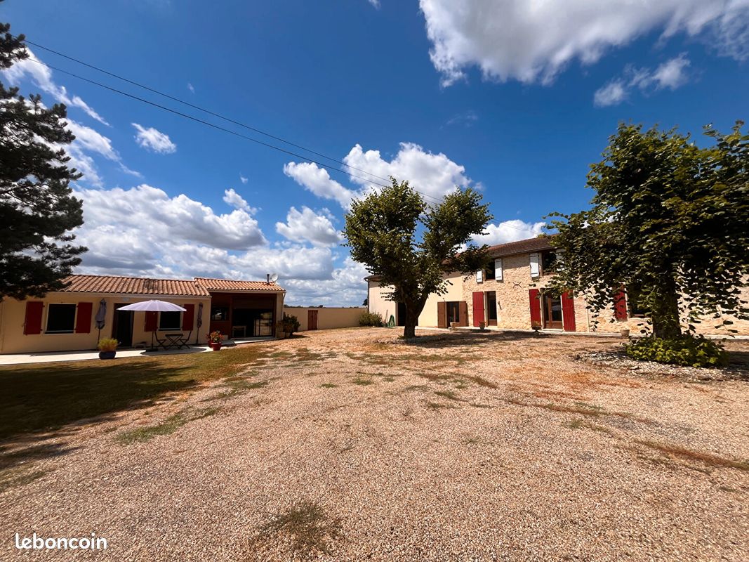 Maison 8 pièces 225 m² · à Pellegrue · 225 m² · 395 000 €