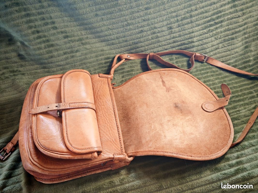 FRANCINEL Grand sac gibecière en cuir façon peau de pêche réf 655029