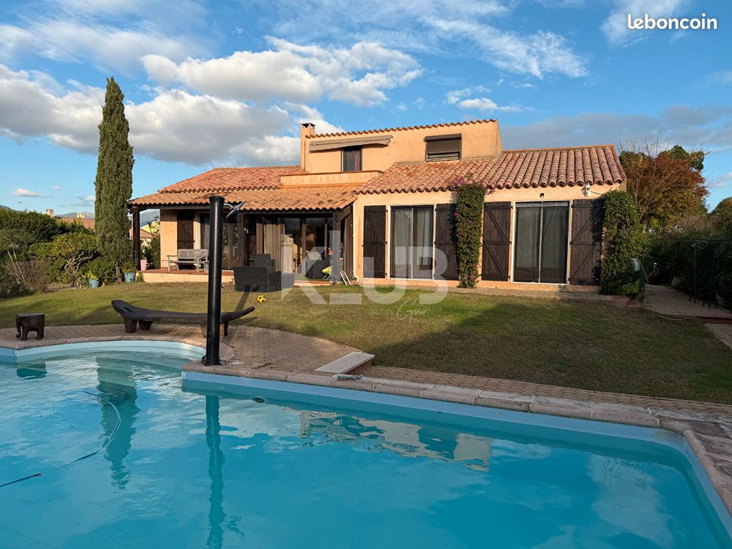 Maison 5 pièces 140 m² · à Lucciana · 140 m² · 555 000 €