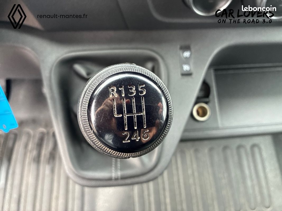 Renault master fgn trac f3500 l2h2 blue dci 135 confort (image 15)