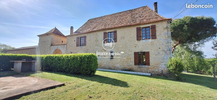 Maison 11 pièces 319 m²