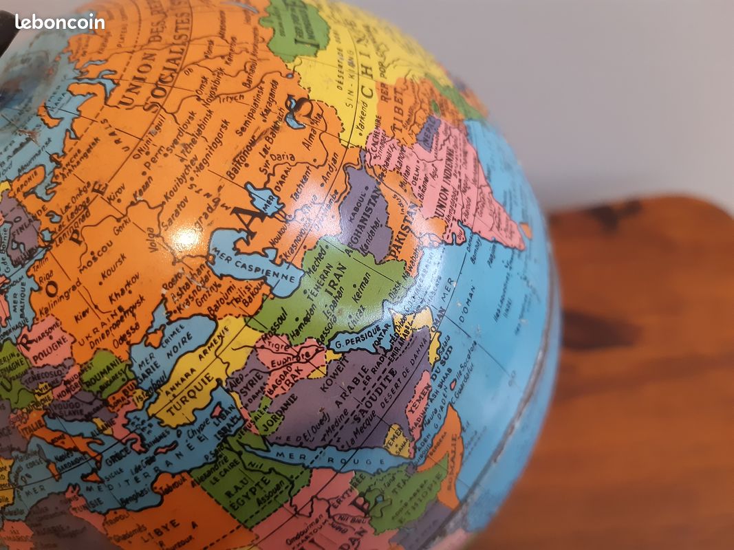 Globe terrestre Taride métallique, 1960