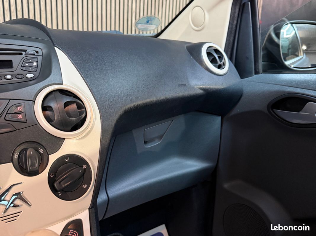FORD KA Ka 1.2 69 Titanium (image 12)