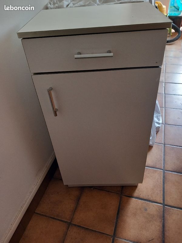 Meuble de rangement (image 1)