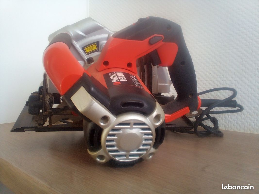 Black et Decker scie circulaire filaire KS1600L 1600w 65mm avec traceur laser grande puissance idéale travaux bricolage TBE (image 5)