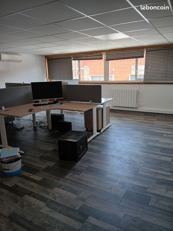 Bureau (image 1)