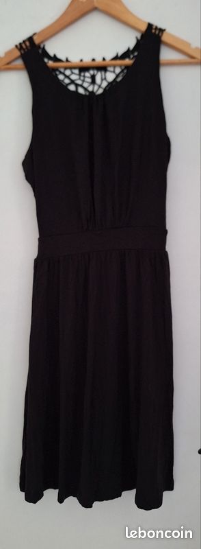 Robe noir Taille 36 marque "esmara" (image 1)