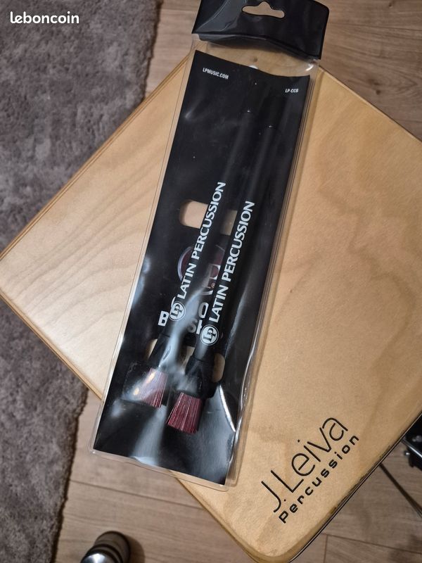 Cajon + pédale et baguettes (image 4)
