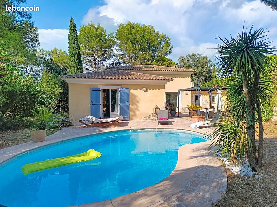 Maison 6 pièces 120 m² · à Roquefort-les-Pins · 120 m² · 790 000 €
