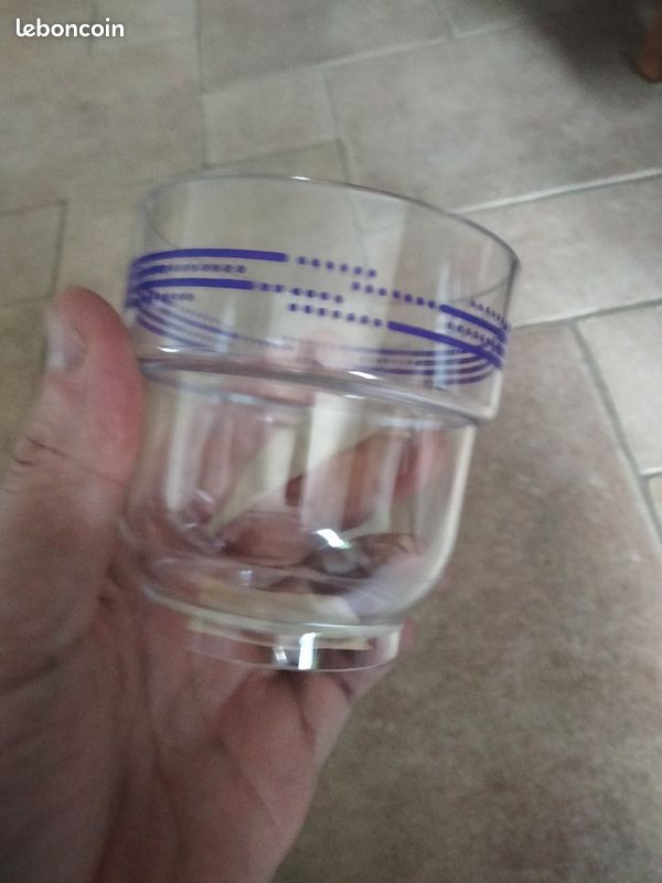Verres en plastique (image 3)