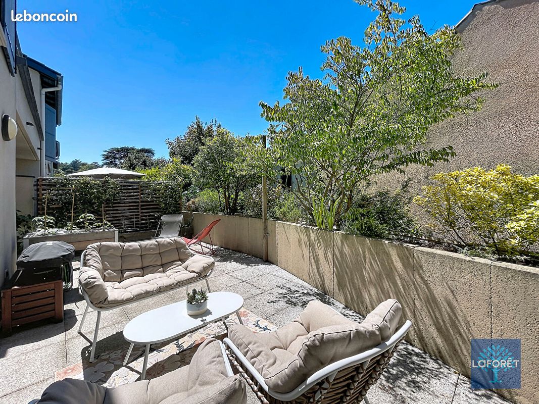 Appartement 6 pièces 149 m² · à Albigny-sur-Saône · 149 m² · 1 495 €