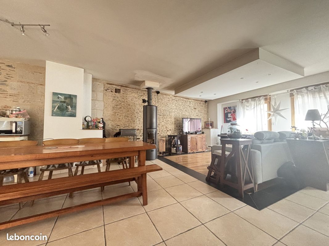 Maison 7 pièces 155 m² · à Feneu · 155 m² · 314 700 €