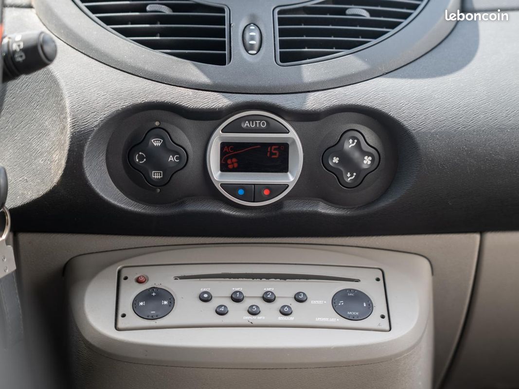 RENAULT TWINGO GT 1.2i 100Ch - DISTRIBUTION FAITE (image 18)