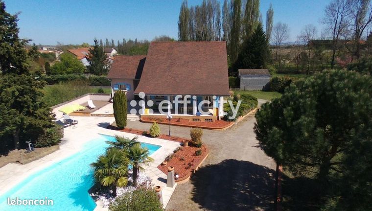 Maison 7 pièces 220 m²