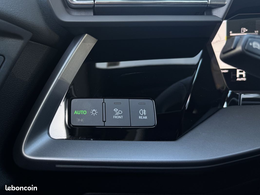 AUDI A3 Sportback TFSI Mild Hybrid 150 S tronic 7 S line (image 4)