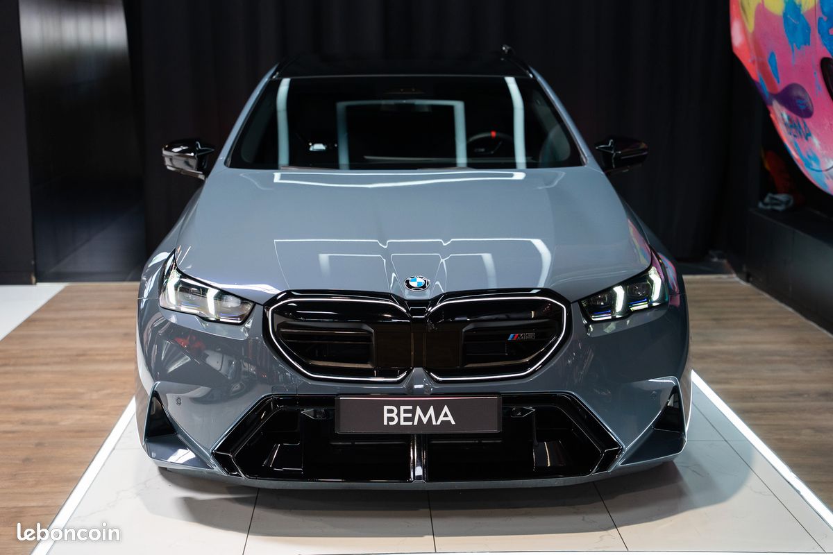BMW M5 Touring G99 – Storm Bay | Bowers & Wilkins | Iconic Glow | Toit Panoramique | 12 500 km | Immat France | (image 3)