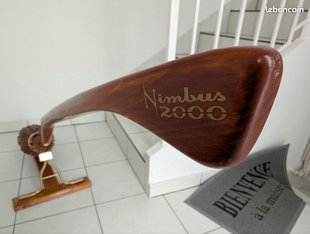 Hallmark Nimbus 2000 Ornement en métal de qualité supérieure, bâton à Balai Harry Potter, décoration d'arbre Harry Potter, décoration de Noël à Suspendre, Cadeaux pour Noël
