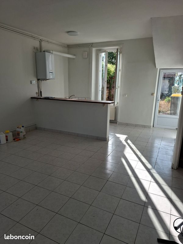 Maison 5 pièces 100 m² · à Thouars · 100 m² · 650 €