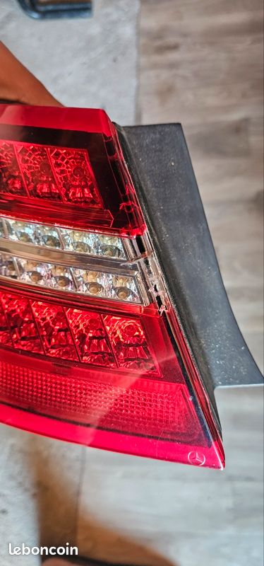 Feux arriere gauche mercedes e coupe (image 3)