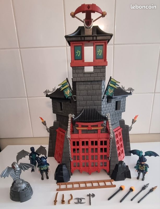 Playmobil la citadelle secrète du Dragon (image 2)
