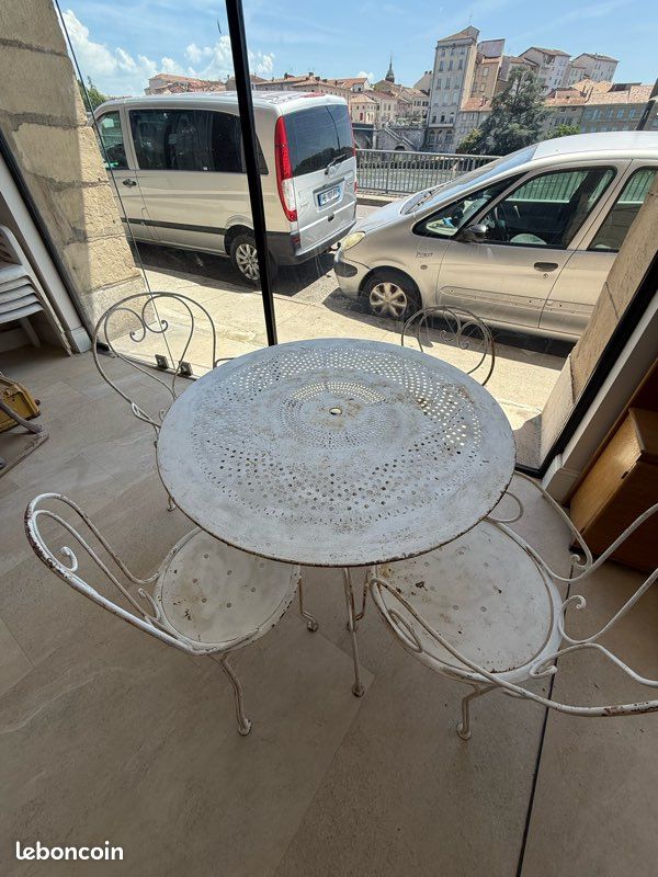 Salon de jardin vintage en fer forgé blanc (image 2)