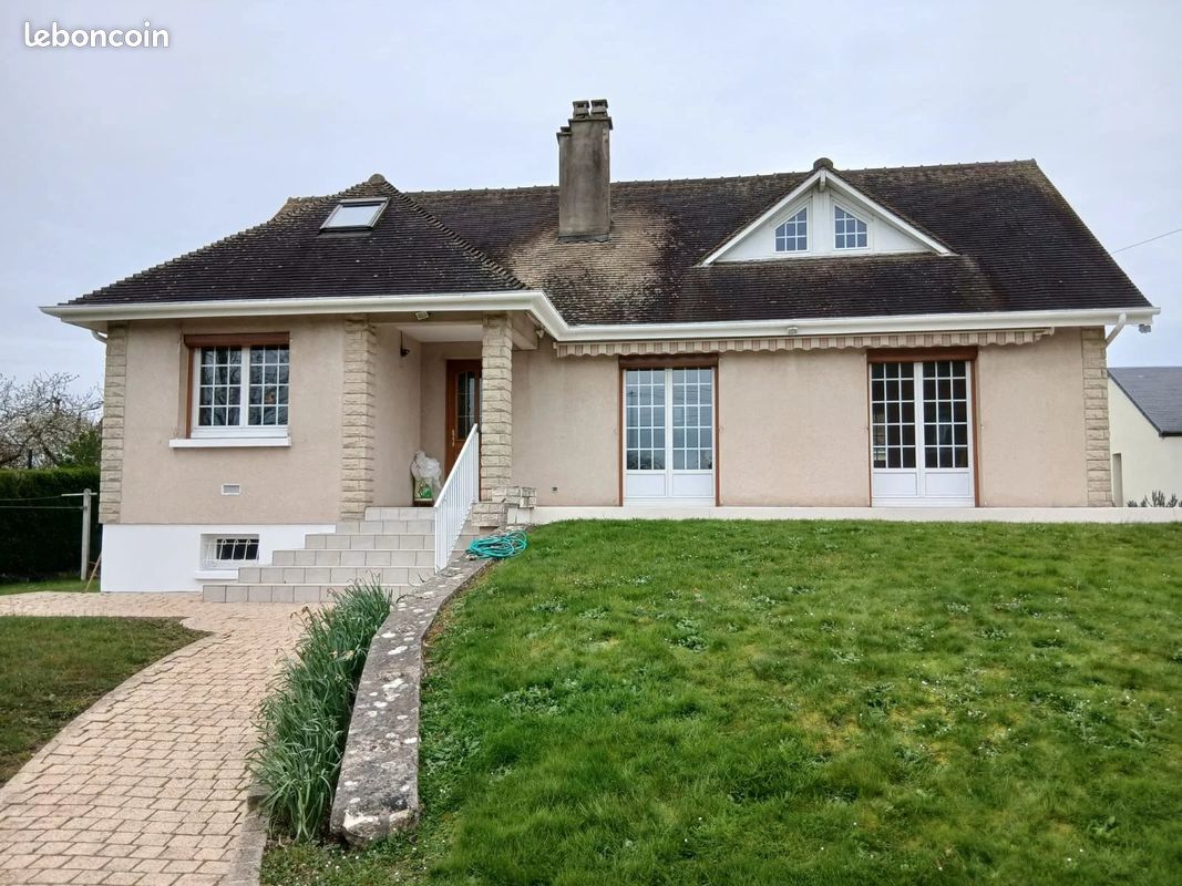 Maison 6 pièces 214 m² · à Beaumont-le-Roger · 214 m² · 219 900 €