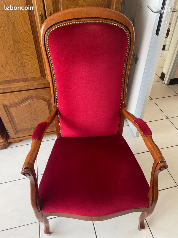Fauteuil Voltaire avec revêtement en velours Bordeaux (image 1)