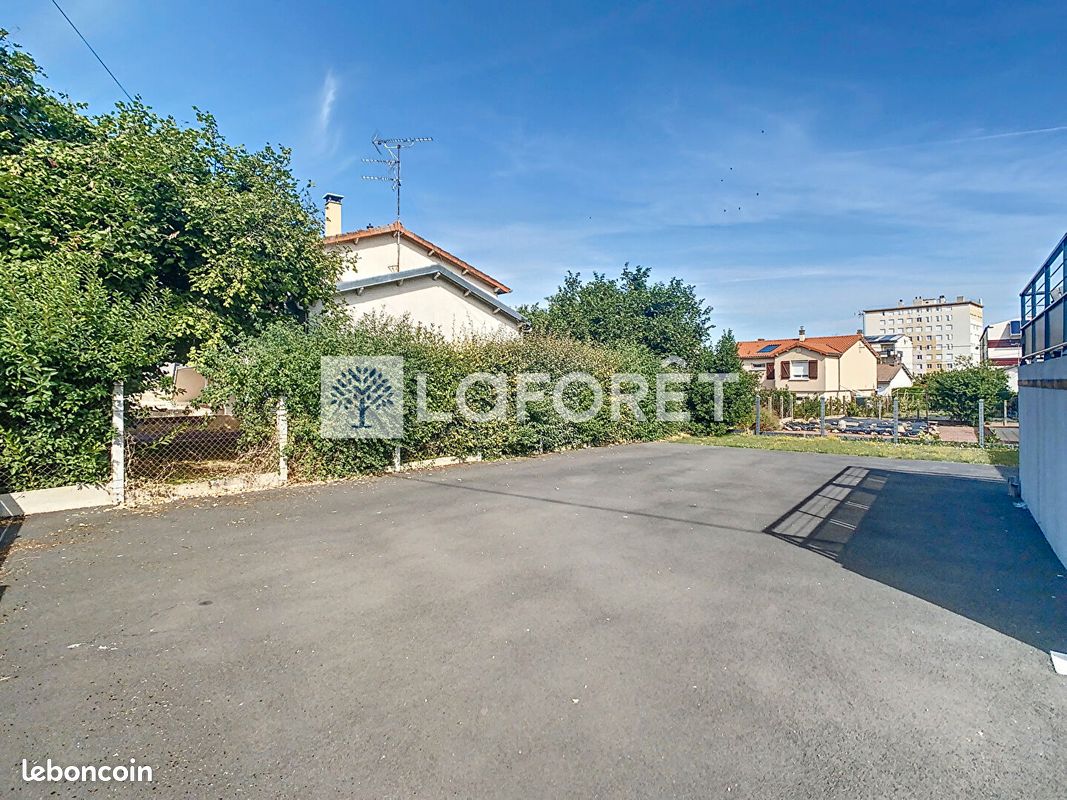 Pavillon 6 pièces 87 m² - Thouars 79100 (image principale 17)
