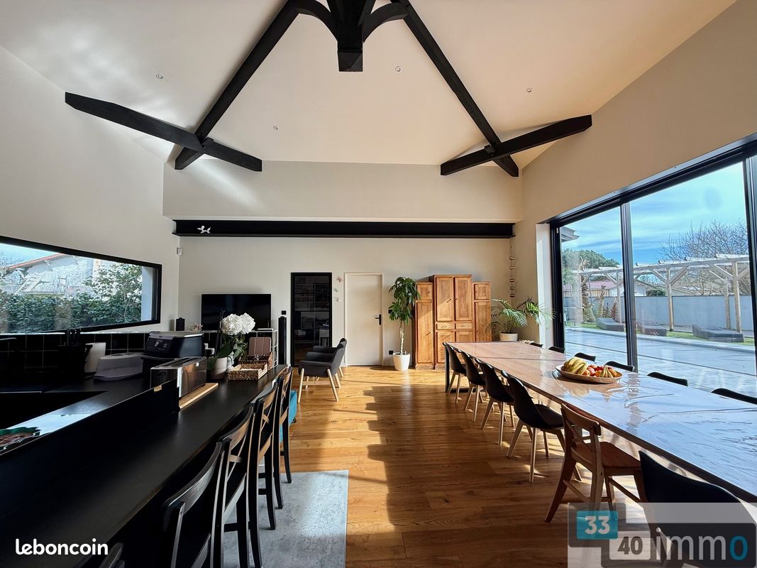 Maison 8 pièces 253 m² · à Lugos · 253 m² · 892 500 €