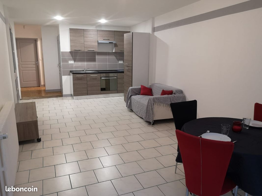 Appartement 2 pièces 51 m² · à Poligny · 51 m² · 650 €/mois