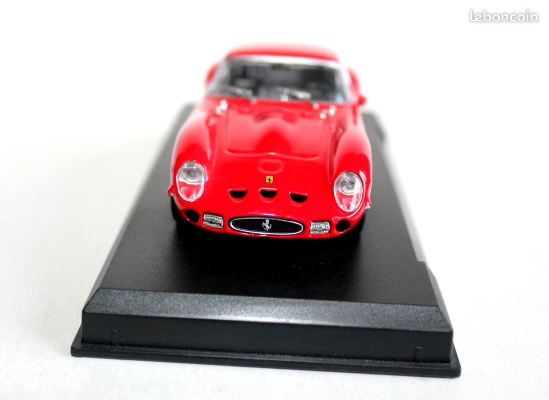 QI Voiture 1/43 FERRARI 250 LM rouge collector Heco miniatures château