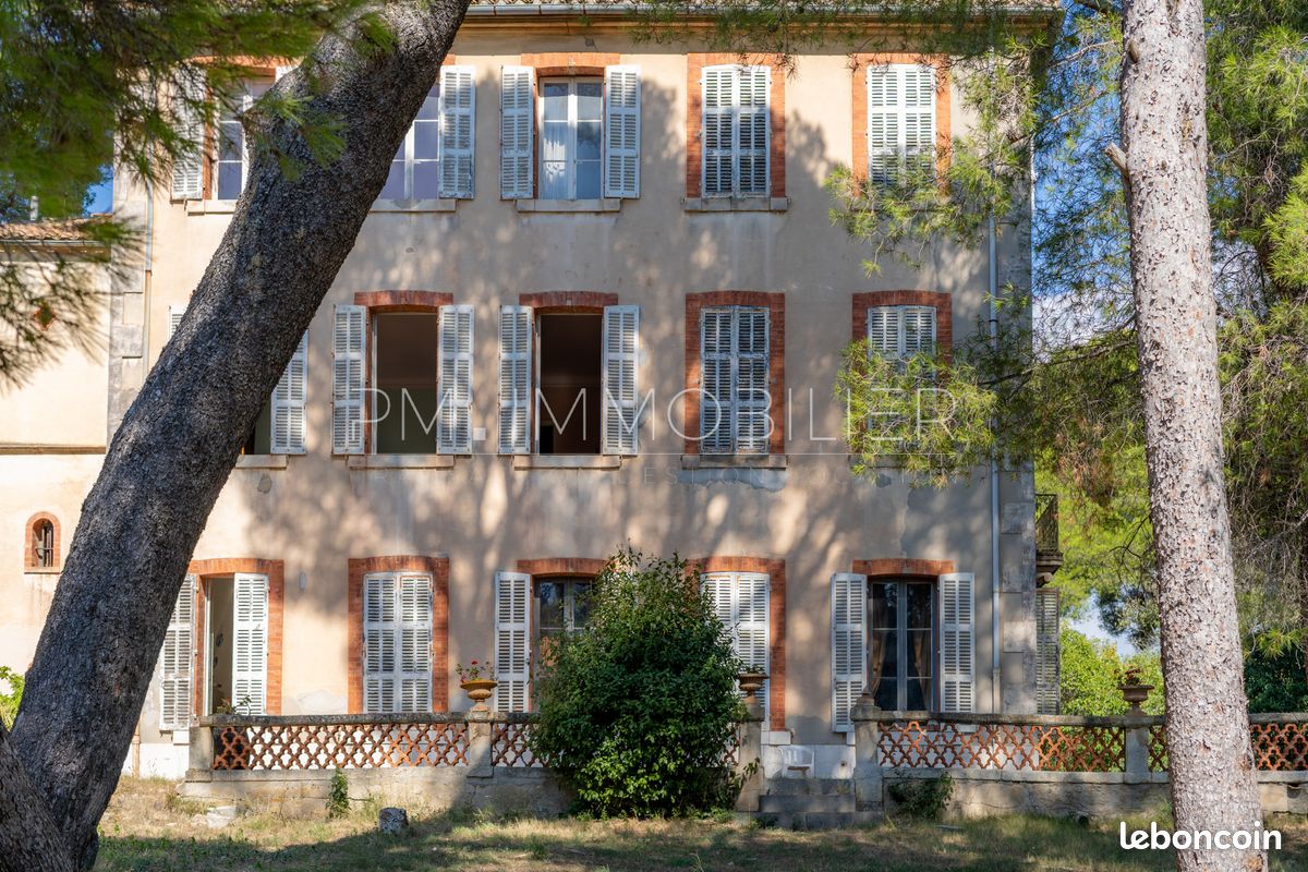 Maison 16 pièces 505 m² · à Cassis · 505 m² · 3 100 000 €