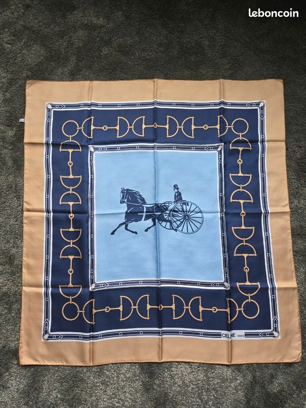 Carré 100% Soie Céline Paris Occasion - Foulard Ou écharpe Multicolore Pour Femme