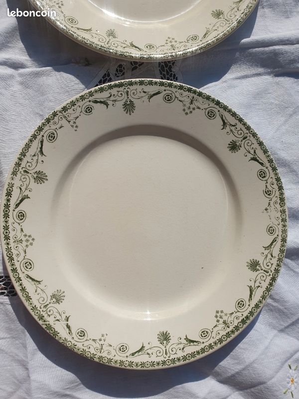 Assiettes plates terre de fer vert estampillées BHV (image 8)
