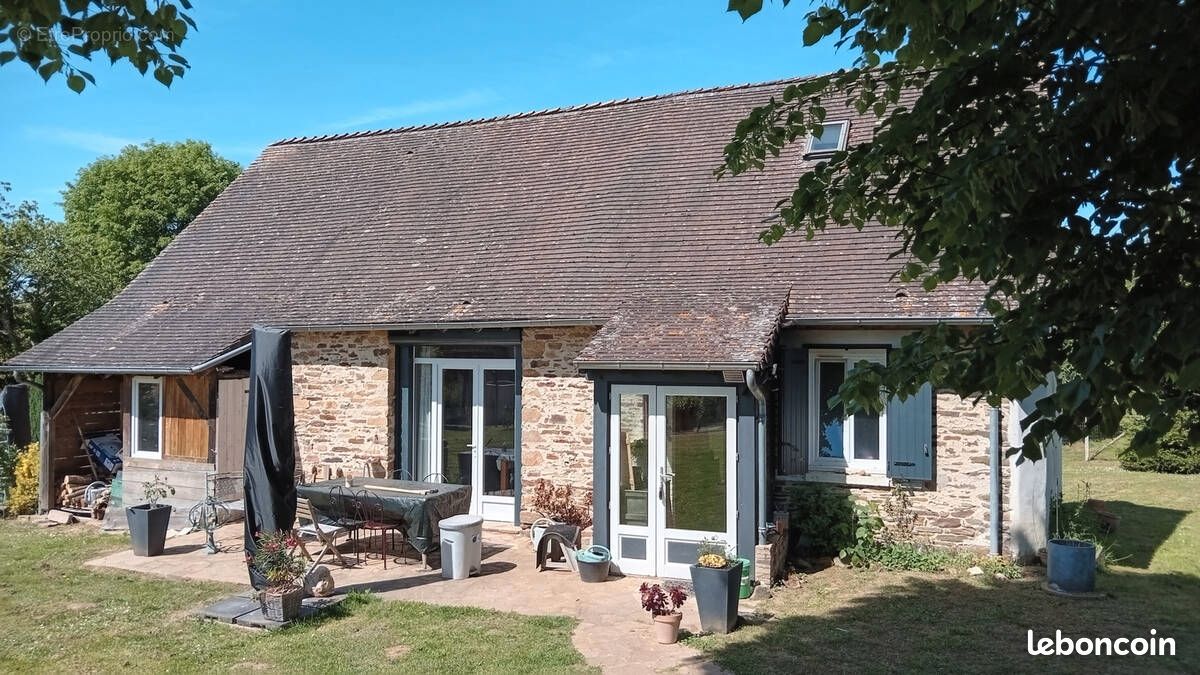 Maison 5 pièces 110 m² · à Saint-Priest-les-Fougères · 110 m² · 175 000 €