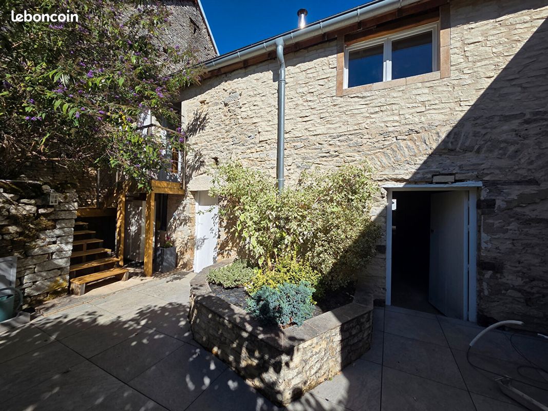 Maison 8 pièces 200 m² · à Fontaine-Française · 200 m² · 265 000 €