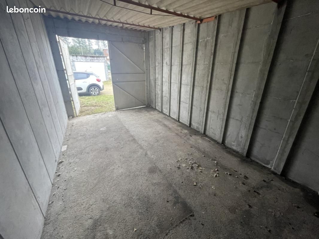Garage/box Loches · 50 €/mois