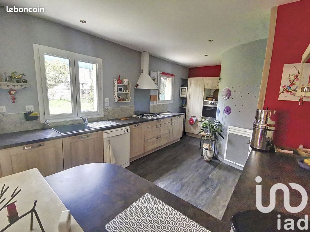 Maison 5 pièces 110 m² - La Rochefoucauld-en-Angoumois 16110 (image principale 6)