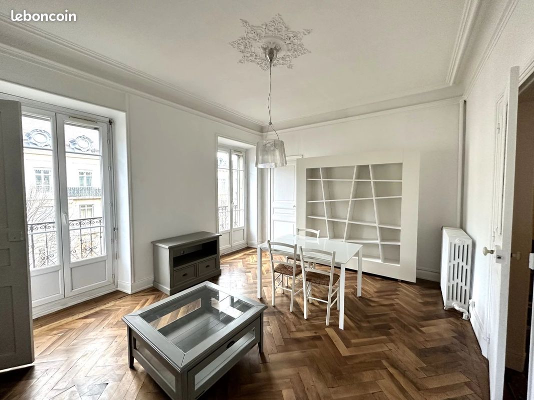 Appartement 3 pièces 85 m² · à Grenoble · 85 m² · 260 000 €